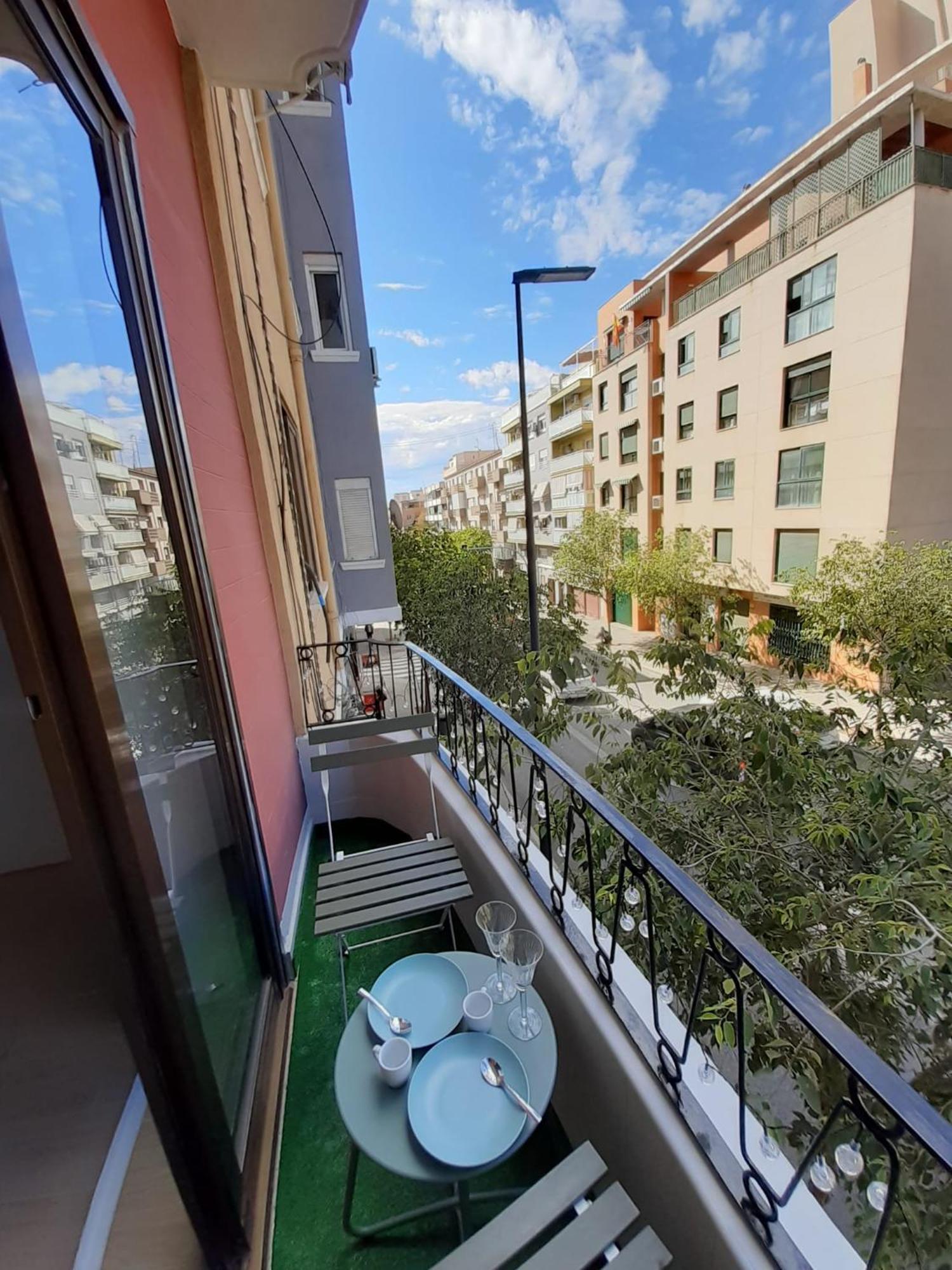 Good Energy Rooms Alicante Esterno foto